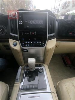 تۆیۆتا لاند کروزەر